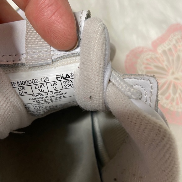 Little Gilrs Fila Shoes - Picture 3 of 3